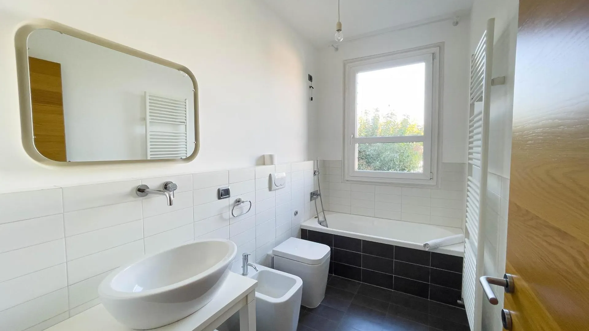 Spazioso Apt Vicino Stazione - Posto Auto Treviso 0*,  Italy