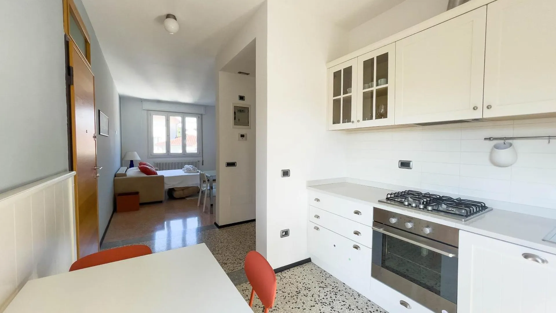 Apartment Spazioso Apt Vicino Stazione - Posto Auto Treviso