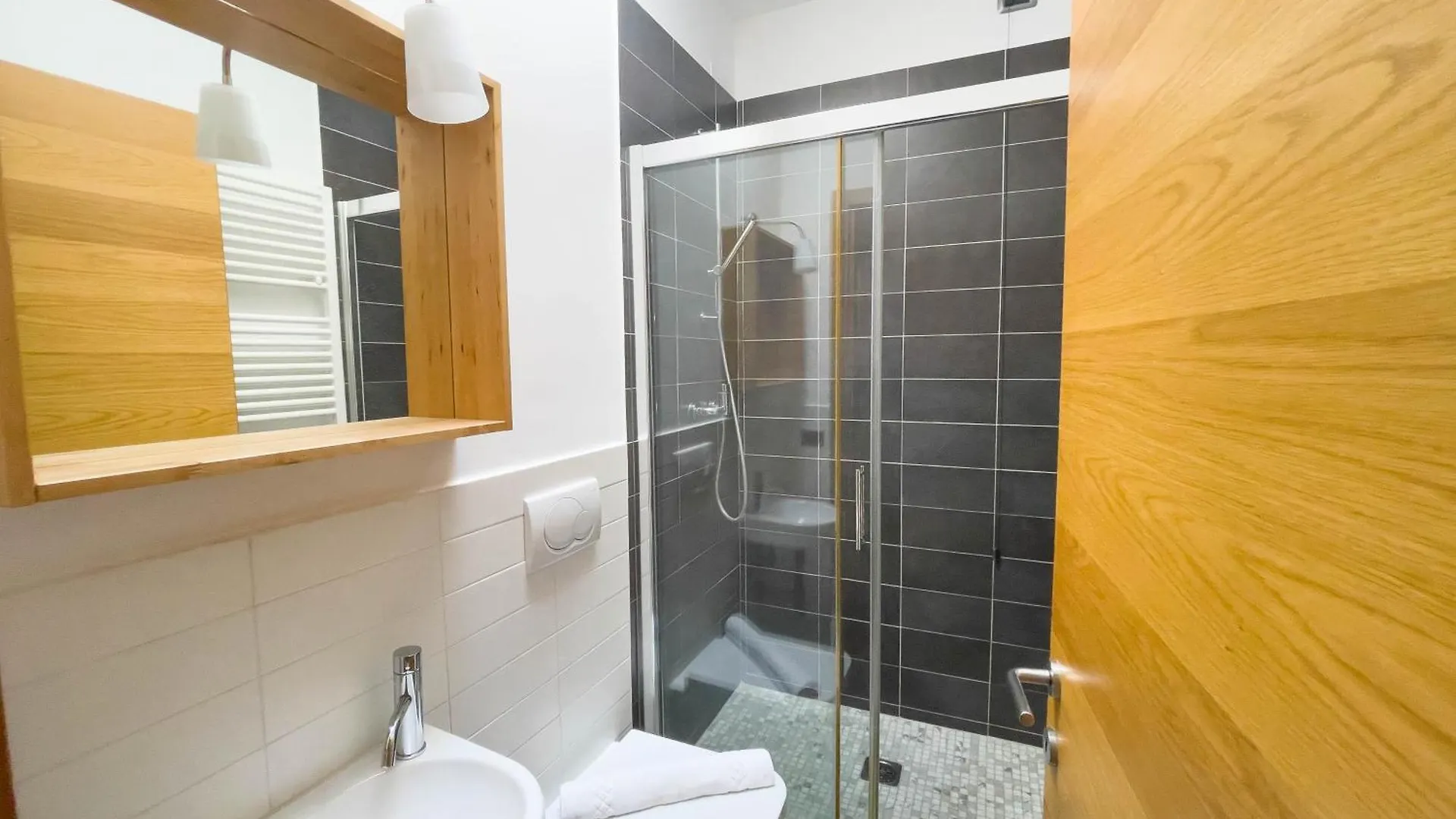 Spazioso Apt Vicino Stazione - Posto Auto Treviso Apartment