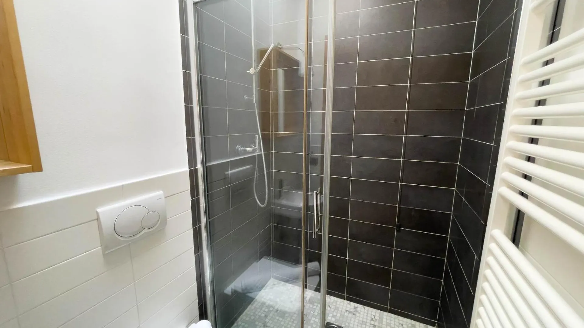 Apartment Spazioso Apt Vicino Stazione - Posto Auto Treviso